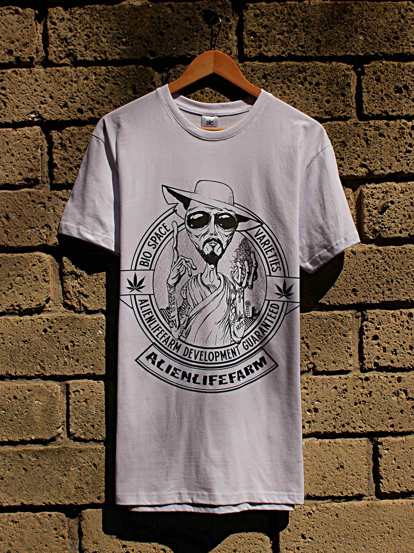 T SHIRT MANICHE CORTE ALIEN LIFE FARM MAGLIETTA IN COTONE ELASTICIZZATO CON ALIENO